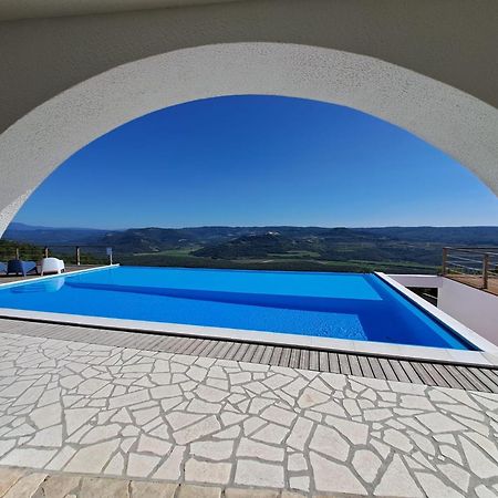 Villa San Silvestro Oprtalj Exterior photo
